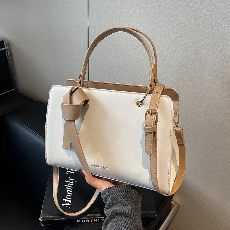 

Wedding bag, large-capacity bag, women can usually use red bag, portable wedding bride bag, shoulder messenger bag.