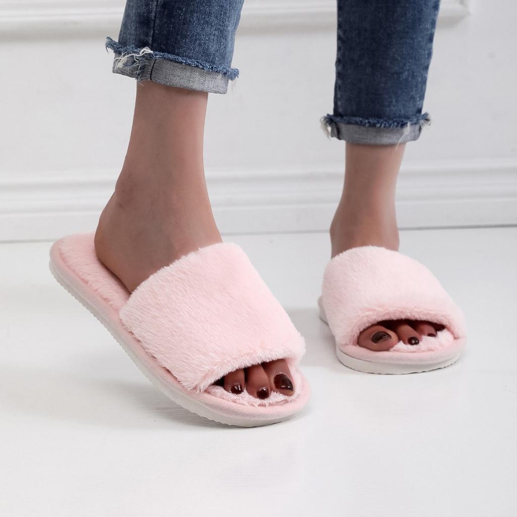Mao Mao Slippers are fashionable in autumn and winter, comfortable to wear outside, one-word drag plush flat cotton slippers, shoes