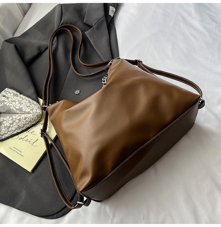 2025 Trendy Women's Large-Capacity Fashionable Tote: Commute & Crossbody Bag