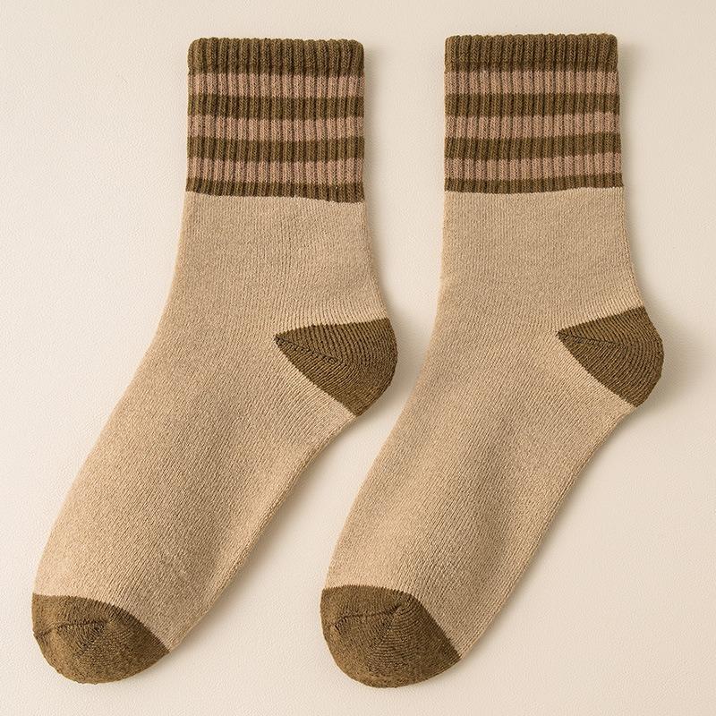 Women's Mid-tube Socks Autumn and Winter Long Socks Terry Socks Winter Plus Velvet Thick Warm Cotton Socks
