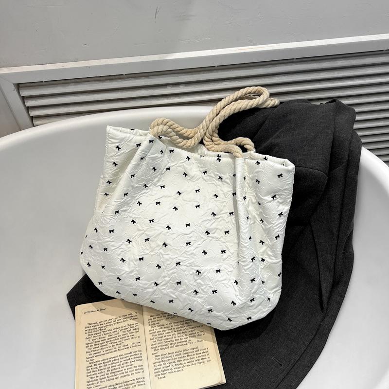 

Красивая повседневная женская сумка-тоут для ежедневных поездок, универсальная, портативная, популярная летняя сумка через плечо/подмышку белый