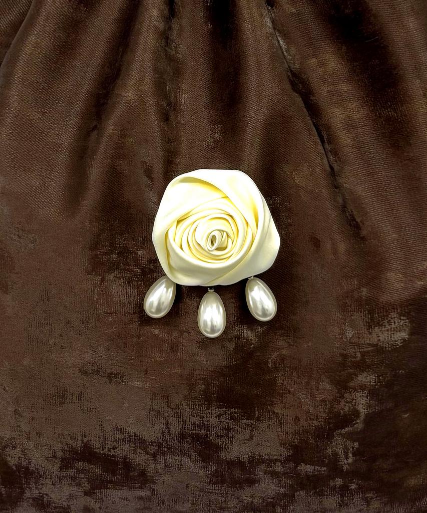 Other-Worldly Rose Drop Pearl Gym Sack [Brown]