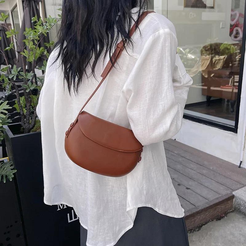 Solid Color Female Saddle Shoulde Bag PU Leather Ladies Small Crossbody Bags Simple Design Women's Fashi Clutch Purse Handbags