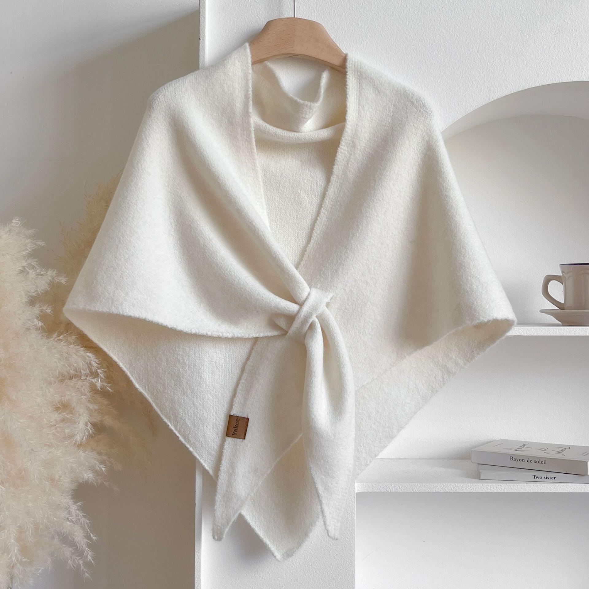 Women s Triangular Wool Scarf, Autumn and Winter Neck Protection and Warm Scarf Outer Wear Minimalist Style Knit Triangle Shawl for Daily Layering белый