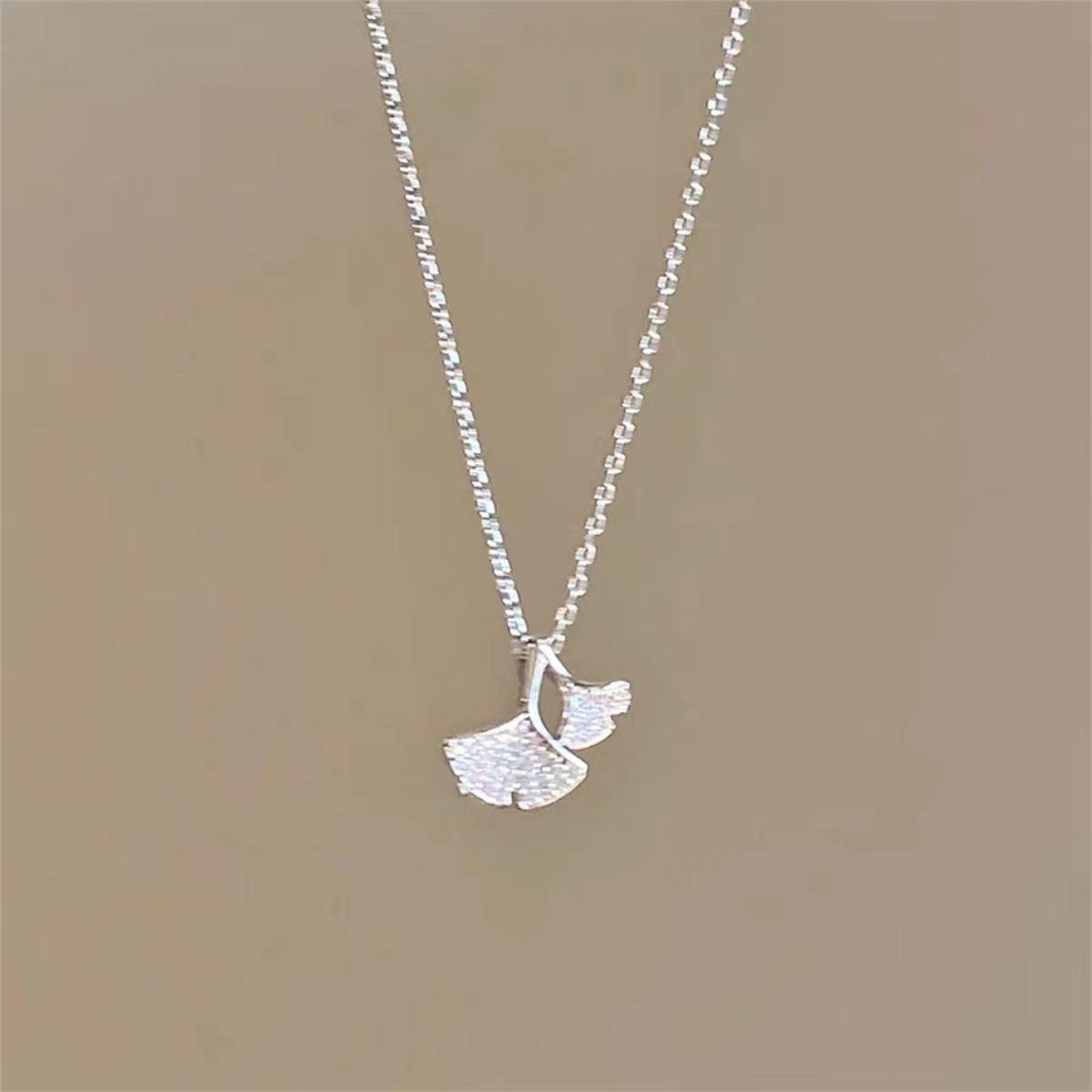 

Ginkgo Zircon Necklace - Elegant Women s Floral Design Clavicle Chain