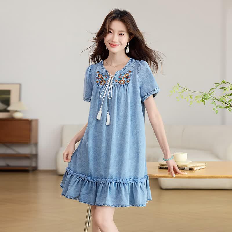 La Chapelle Women's Embroidered Short Sleeve Denim Dress