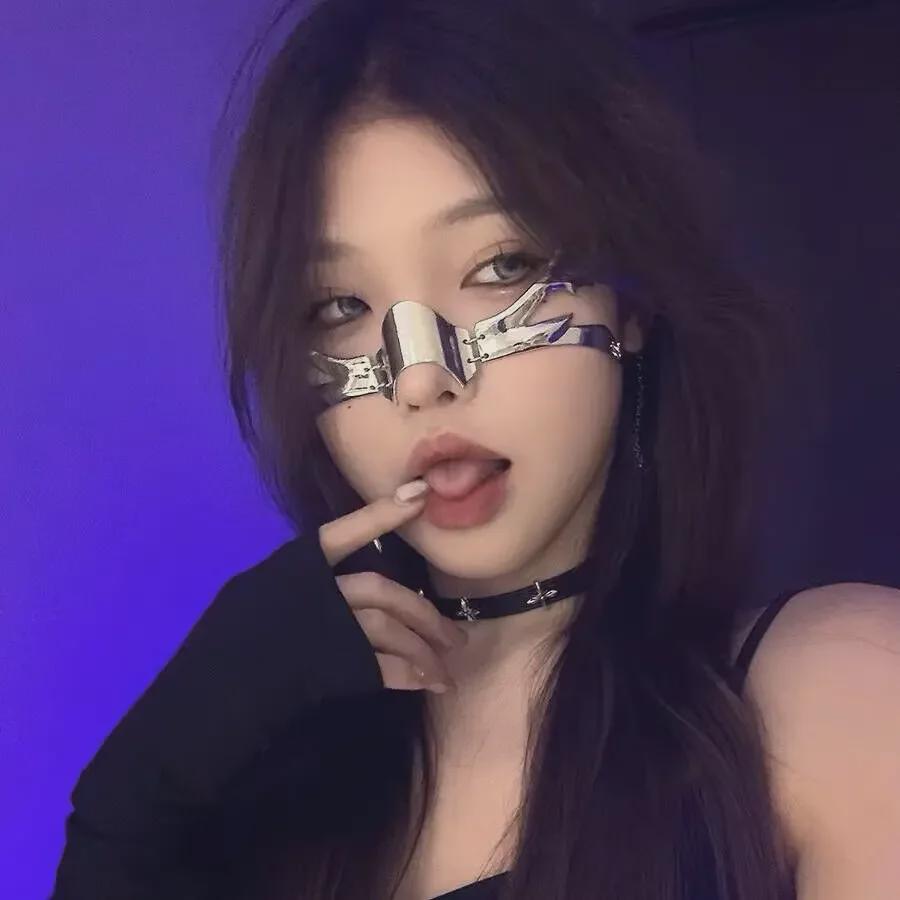 Mască metalică cu jumătate de față Cyberpunk cu lanțuri pentru Halloween