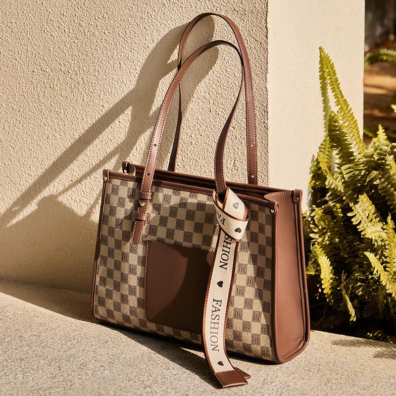 Mrs. Qiao Bag 2025 New Women's Tote Bag Large Capacity Ladies Autumn Winter Commuting High-end Single Shoulder Bag