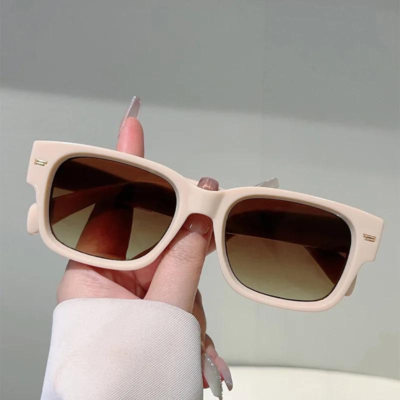 

Luxury Brand Designer Square Sunglasses Women For Men Vintage Punk Sun Glasses Popular Classic Rivet Jelly Eyeglasses UV400 As the photo