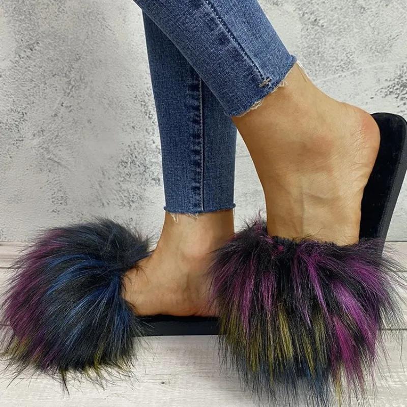 Fashion New Women Slippers 2025 Summer Slip on Flat Sandals Luxury Casual Lightweight Shoes Trend Beach Roman Slippers Home Slides Women