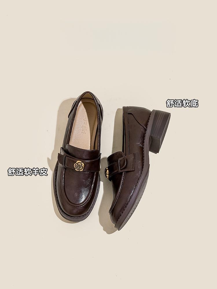 Soft sheepskin~ Camellia handmade soft-soled loafers women's 2025 new spring and autumn mid-heeled single shoes retro small leather shoes