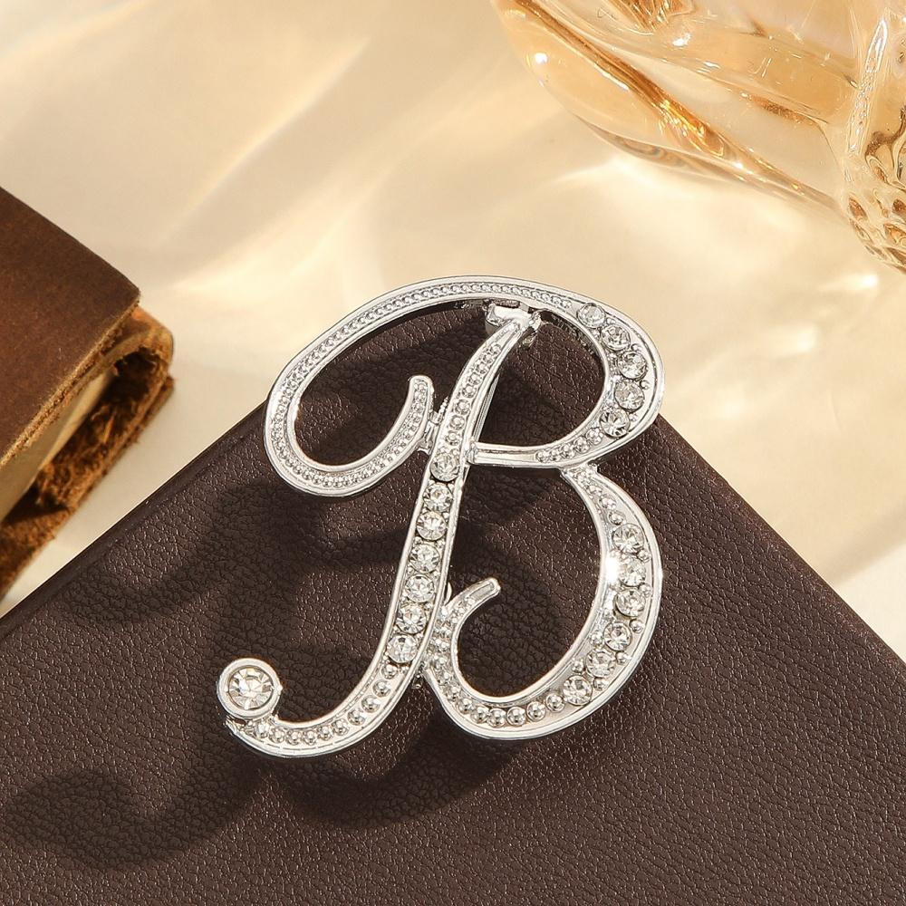 Spilla di Diamanti con 26 Lettere Inglesi Spilla Corsage in Metallo con Strass da Donna per Abbigliamento Zaino Sciarpa e Accessori Spille