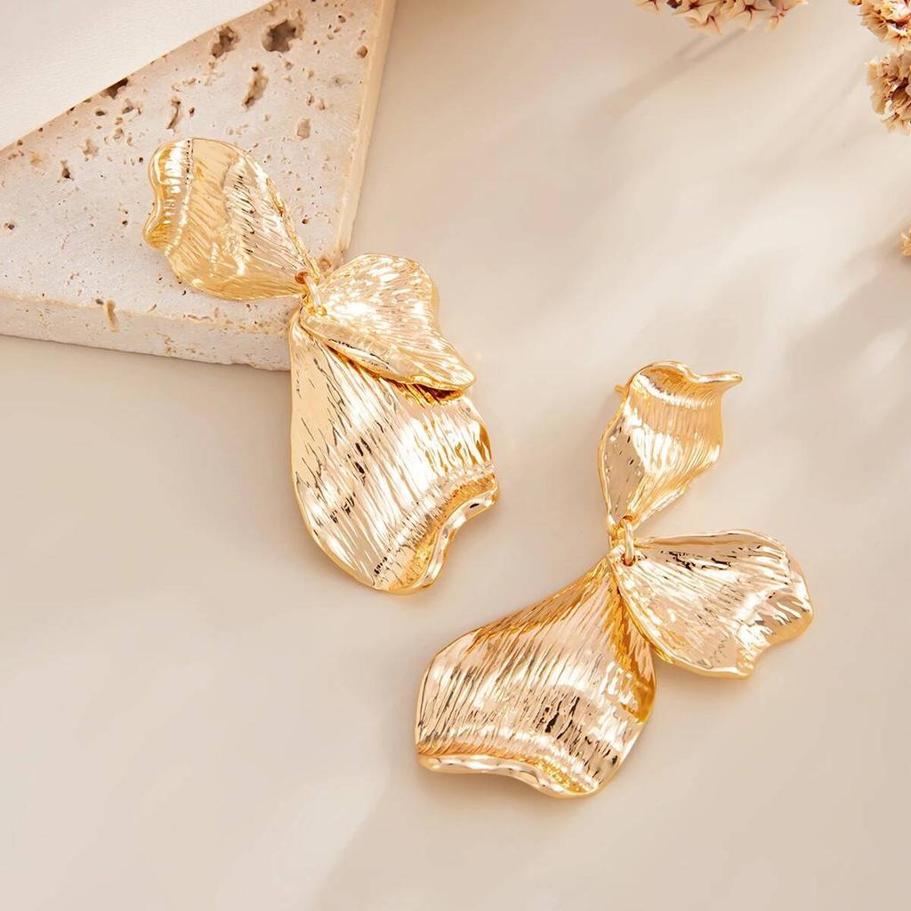 Ingemark Trendy Metal Petal Pendant Earrings for Women 2026 Vintage Personality Aesthetic New Year Jewelry Gift Ear Accessories