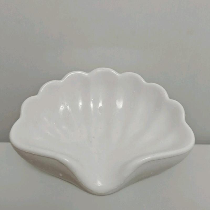 Heart Shaped Ceramic Soap Dish Cute Bow Decor Self Draining Waterproof Soap Holder for Bathroom Shower Countertop A