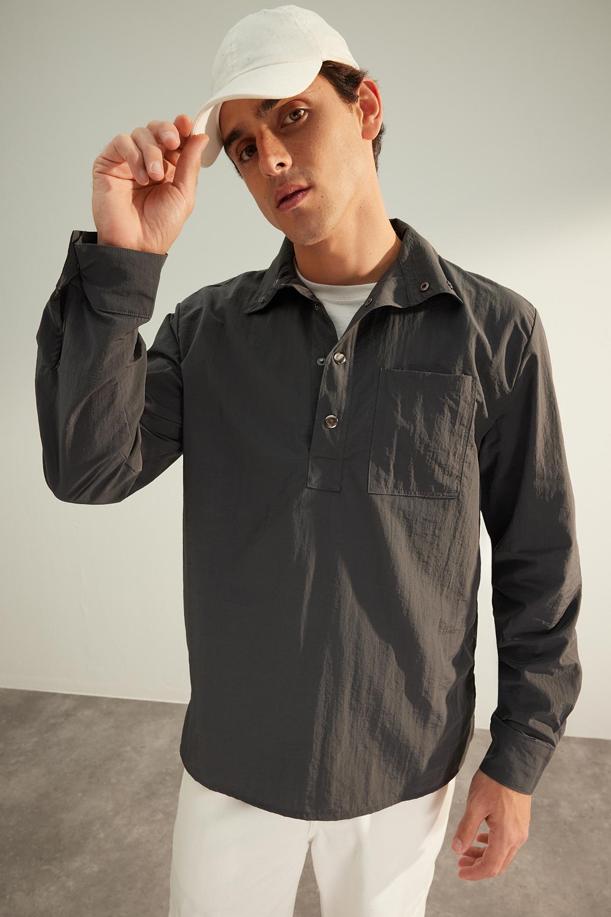 

Мужская рубашка свободного покроя с парашютом антрацитового цвета, ограниченная серия.