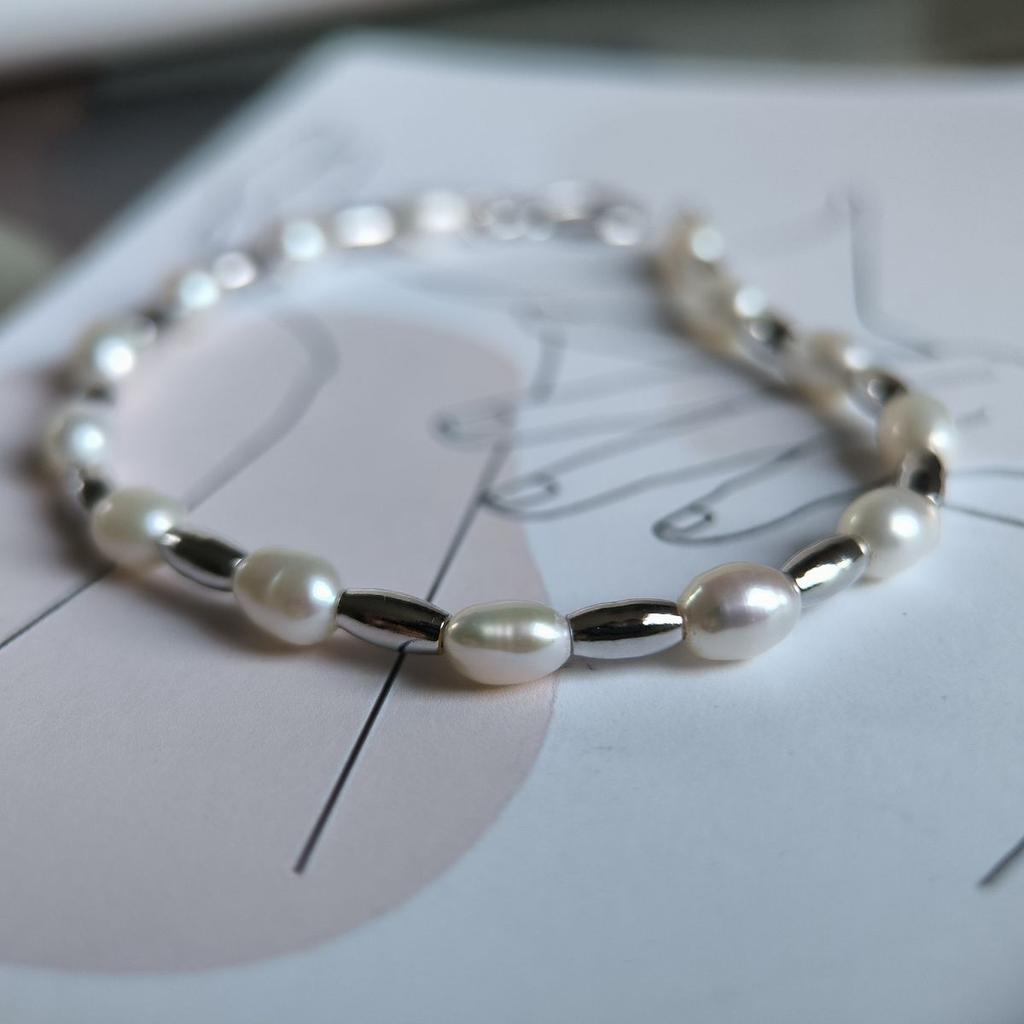 Серебряный браслет с натуральным жемчугом барочным, вес изделия 5,42 гр (2184980)