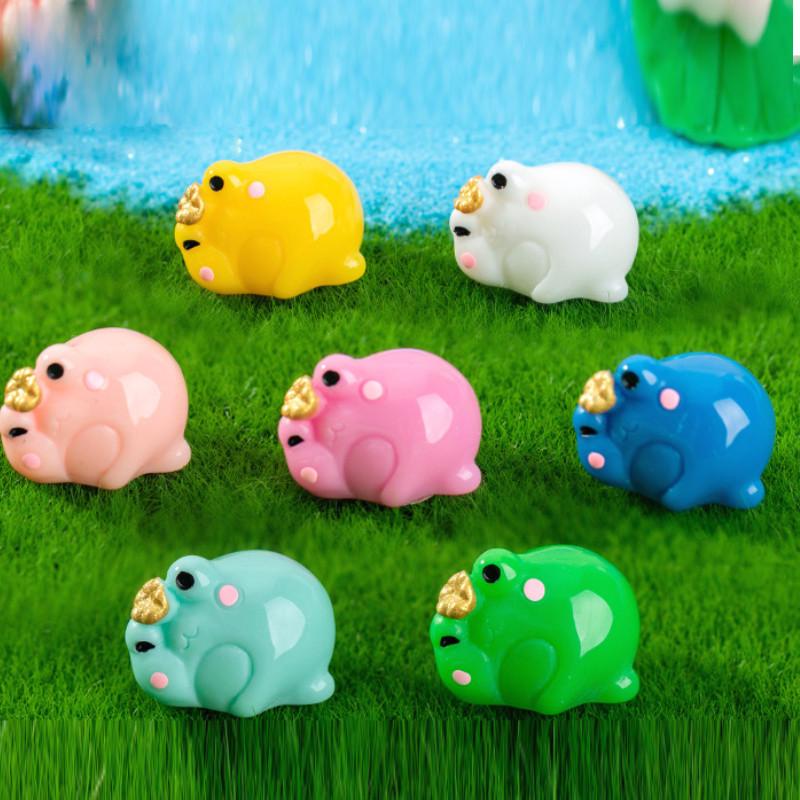 Charming Resin Crowned Frog Figurine For Miniature Moss Gardens And Table Decor