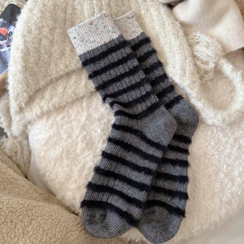 Ladies Winter Plush Warm Striped Wool Mid Barrel Pile Socks