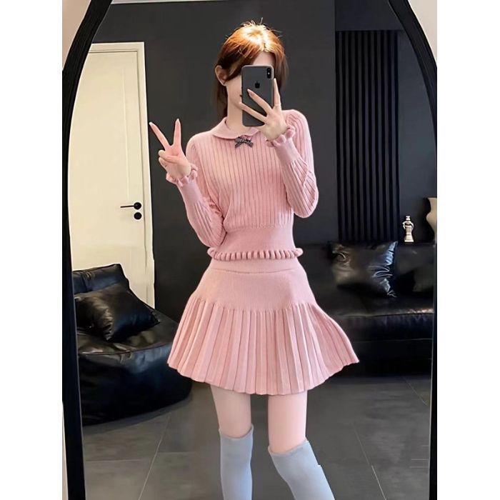 Timeless Chic Knit Skirt Suit - Age-Defying, Elegant Two-Piece with Premium Look