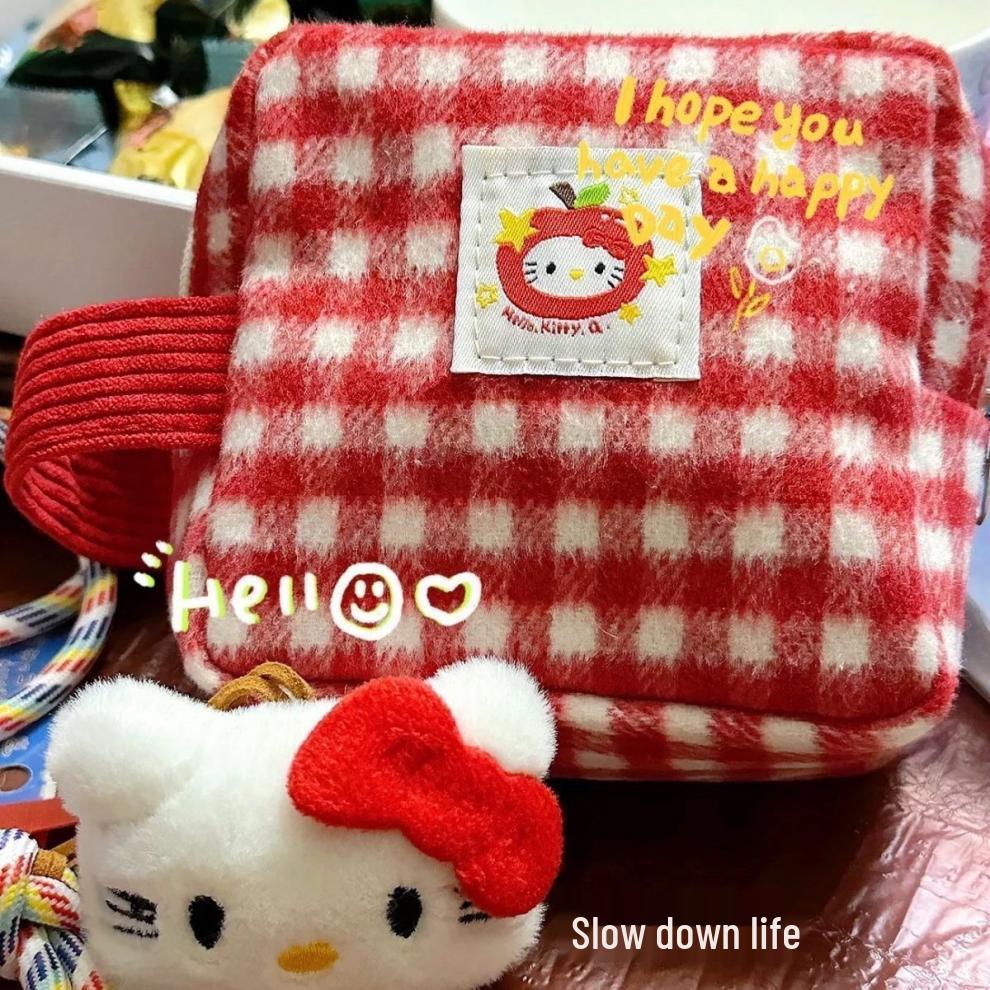Women's Red Plaid Large-Capacity Makeup Bag – Cute Mini Storage for Lipstick, Camera, and Miscellaneous Items