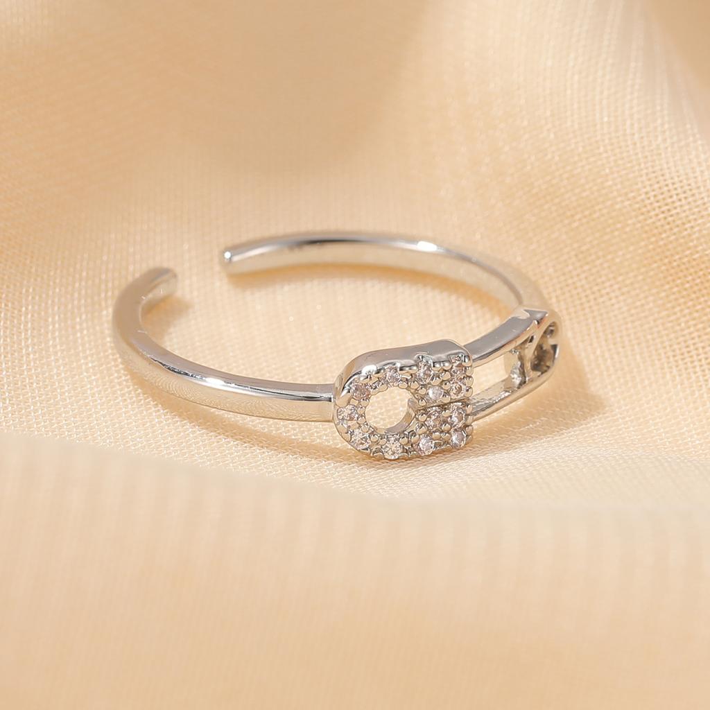 Korean version niche design micro-inlaid zircon geometric paperclip bracelet femininity simple high-end personalized jewelry