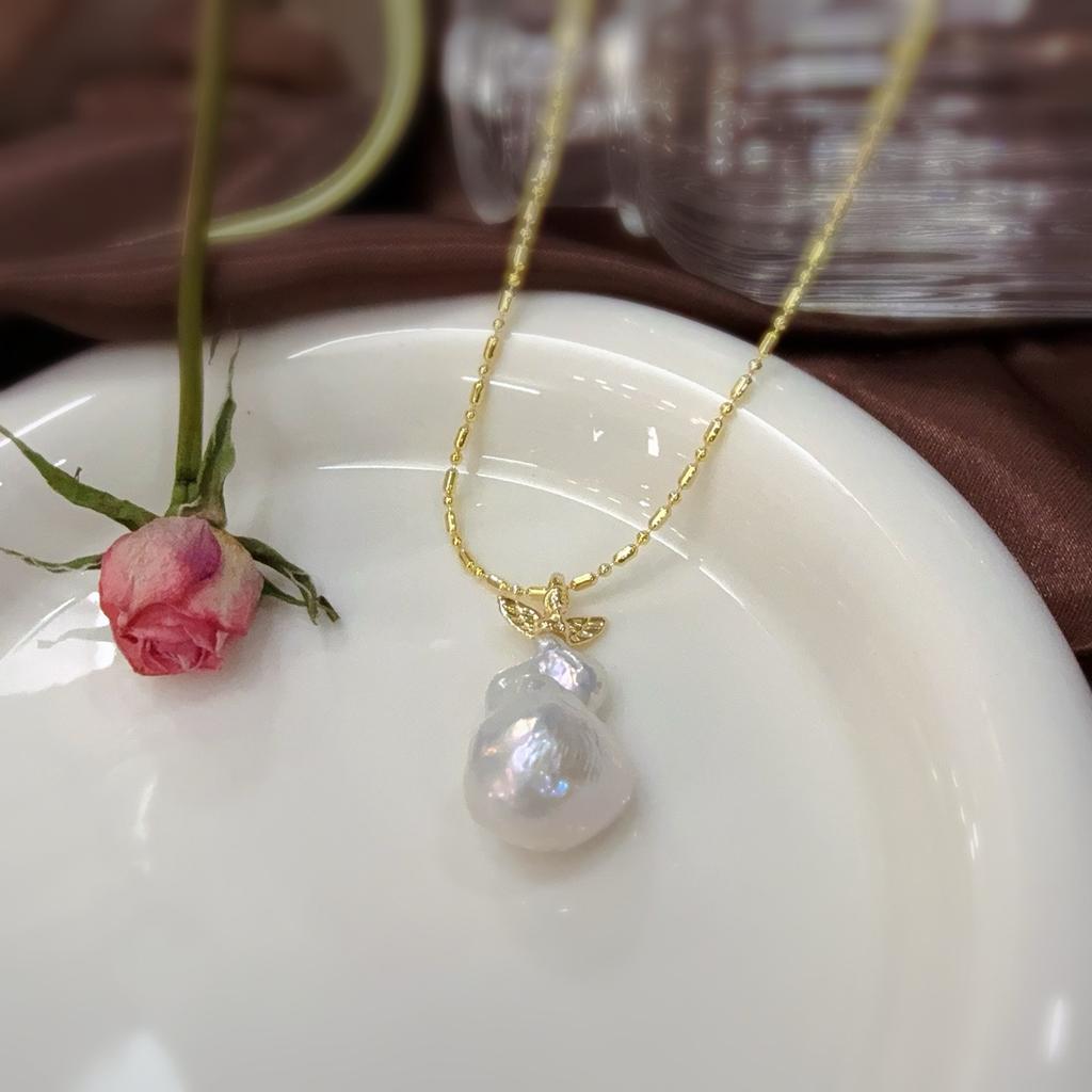 Angel baby design, big baroque necklace, natural pearl, special-shaped versatile necklace, retro sweater chain.