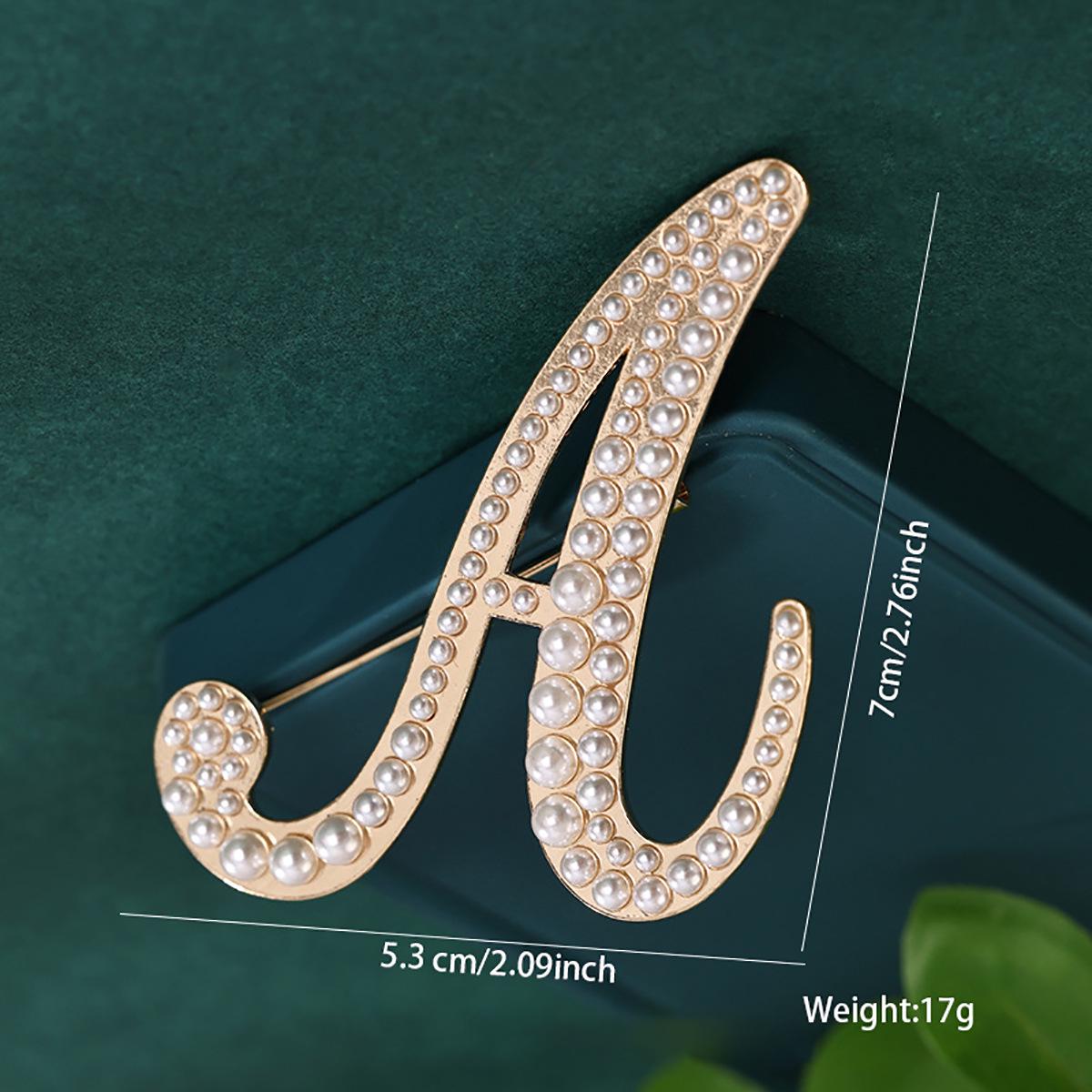 

Перлові брошки з літерами: Ретро значки з літерами для одягу та декольте.