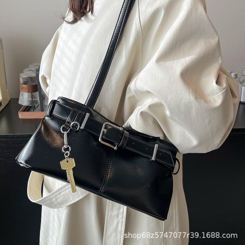 Korean Niche Design Key Bag, High-end Sense Retro Versatile Armpit Bag 2025 Autumn and Winter New Simple Bag Women