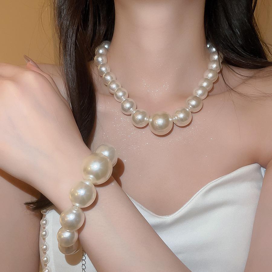 French Retro Pearl Necklace, Earrings, and Bracelet Set for Women - Elegant and Versatile