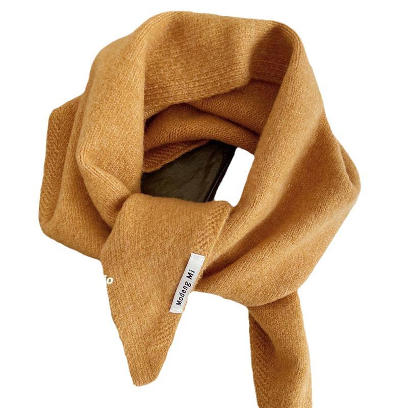 Women's 100% Wool Knitted Triangle Scarf – Warm, Versatile, Multifunctional Headscarf.