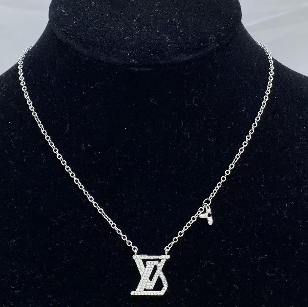 New Donkey Four-Flower Zircon Necklace: High-Quality Classic Four-Leaf Diamond Design