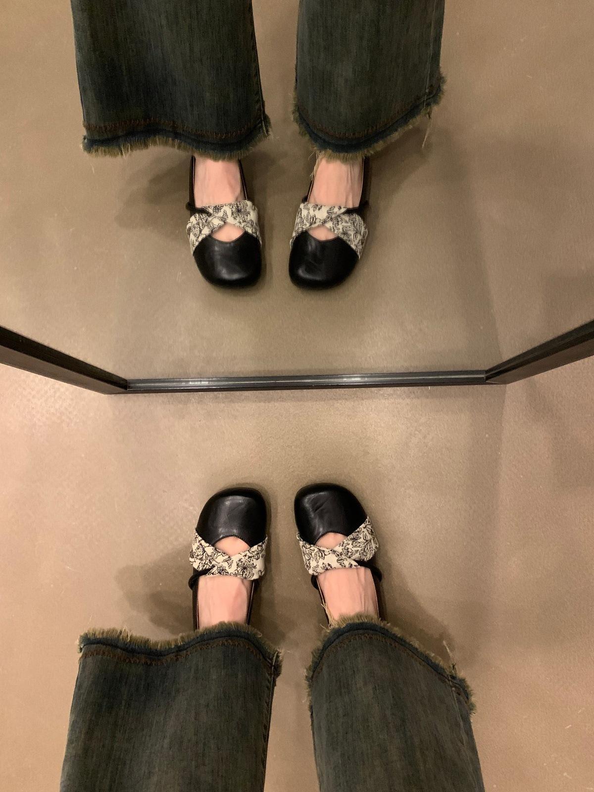 

Ретро универсальные туфли с круглой головкой и одной педалью Мэри Джейн, женские туфли из кожи, не надоедают в дороге, туфли бабушки на плоской подошве 35 чёрный