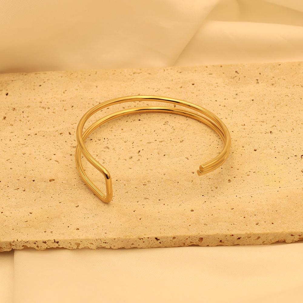 Wind Fashion C-Shaped Double-Layer Asymmetric Titanium Steel Bracelet Women'S Simple 18K Gold High-End Hand Jewelry