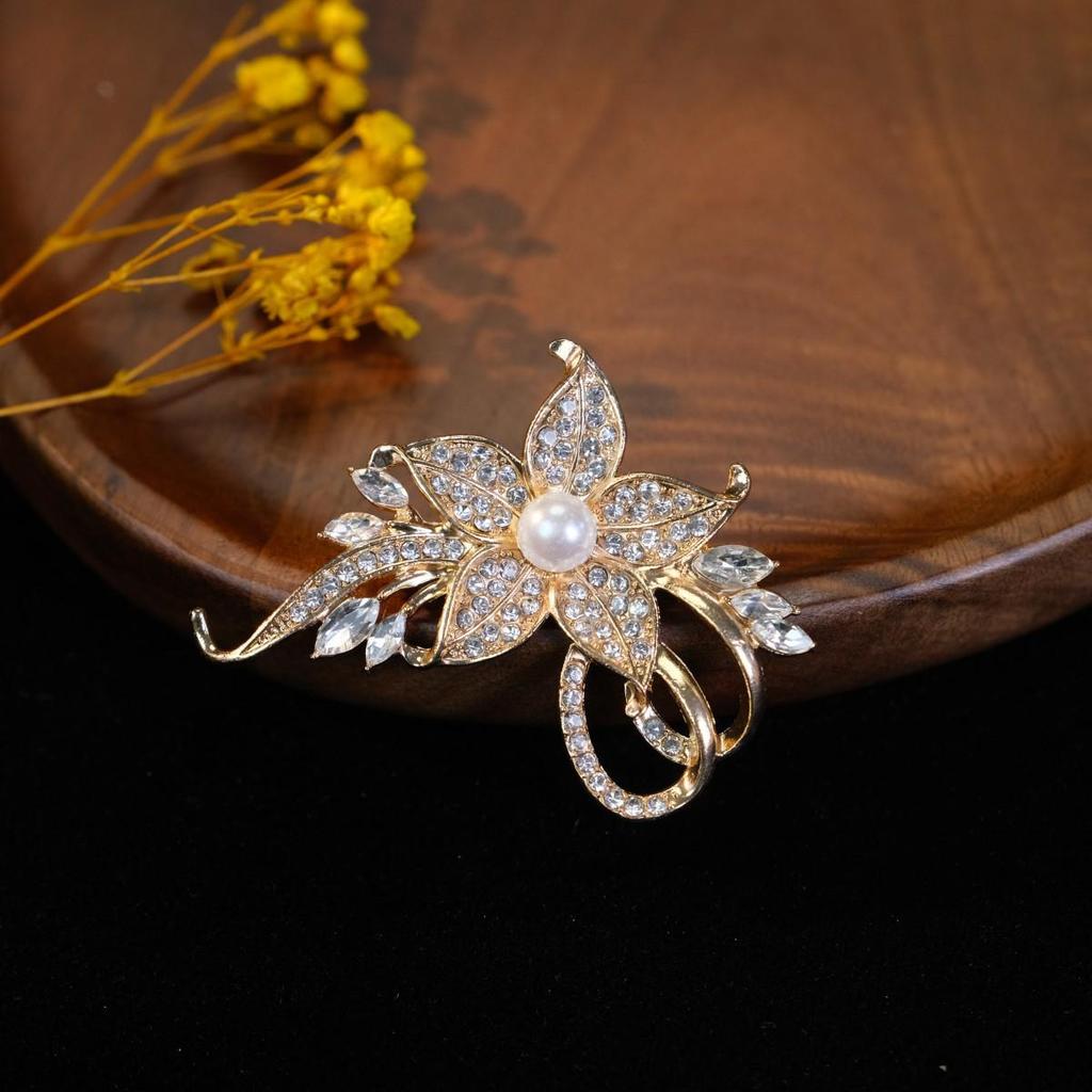 Elegante Europäische & Amerikanische Strassblumen Brosche, Anti-Exposition Pin, Damen Mode Kristall Kleidung Accessoire