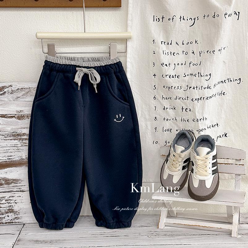 

Детские флисовые штаны для бега в корейском стиле с принтом улыбка - Модные осенне-зимние повседневные спортивные штаны свободного кроя 110 cm тёмно-синий
