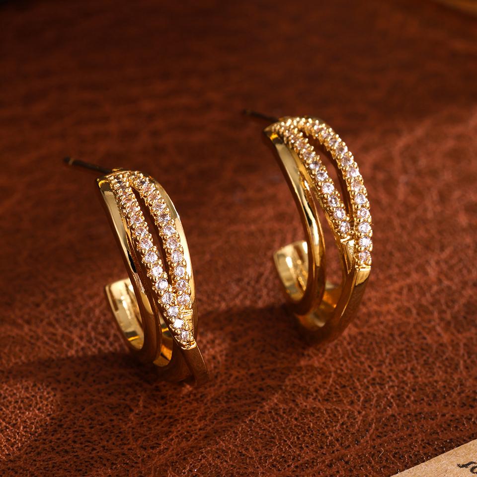 ZAKOL Niche Design Shiny Zircon Inlaid Stud Earrings for Women Fashion Sliver Gold Color CC-shaped Earring Accessories