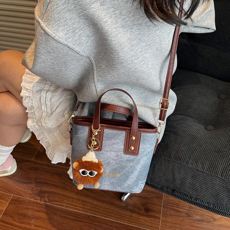 High-end Texture Niche Bag, New Women's Bag, Versatile Retro Shoulder Crossbody Bag, Fashionable Hand-held Bucket Bag