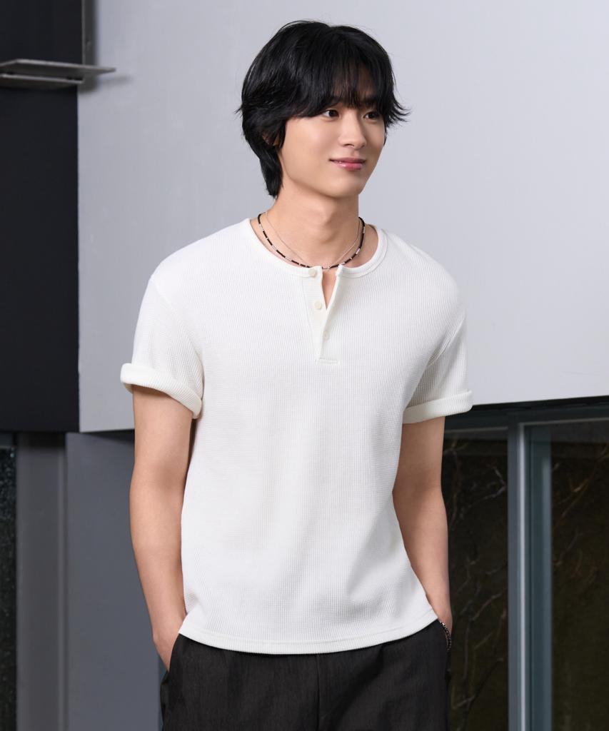 HYOJI 26 Ss Semi-Crop Waffle Henley Neck Short Sleeve T-Shirt (3 Colors)