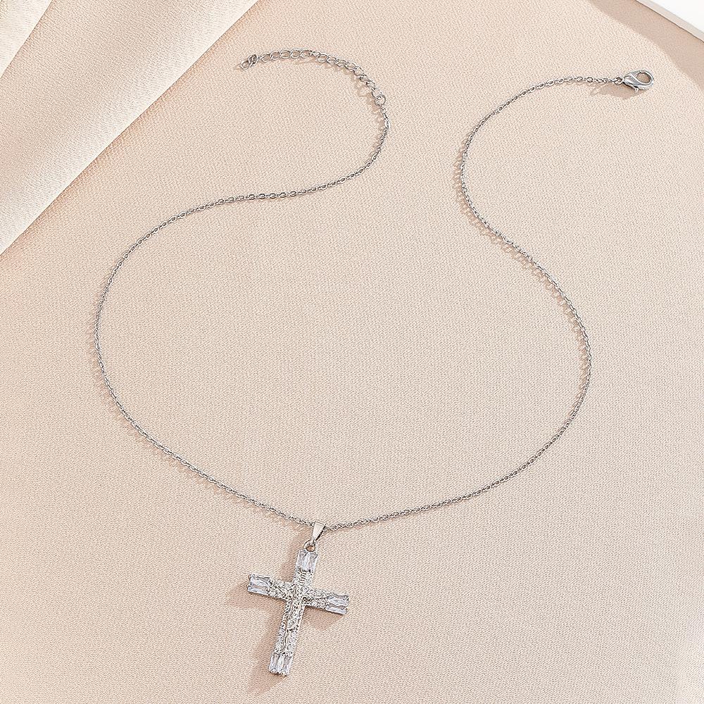 New Personalized and Fashionable Cross Silver Collarbone Chain Pendant for Women