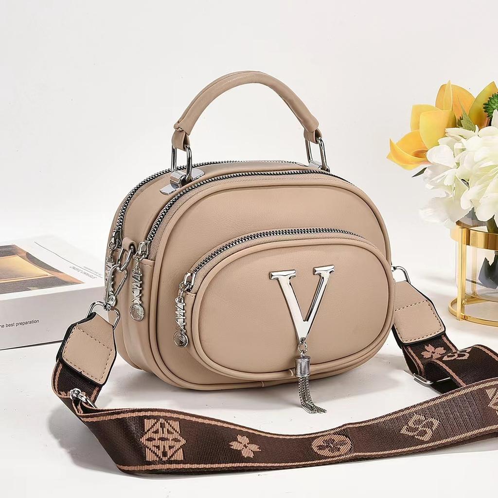 The New Versatile Macaron Single-shoulder Crossbody Bag Has A High Level of Appearance, Is Trendy and Fashionable, and Is A Simple Handbag for Women