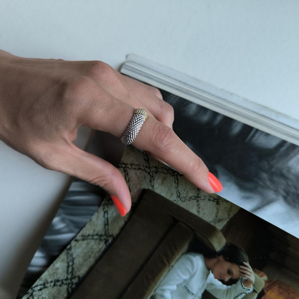 Серебряное кольцо с фианитами, вес изделия 5,75 гр (2184072)