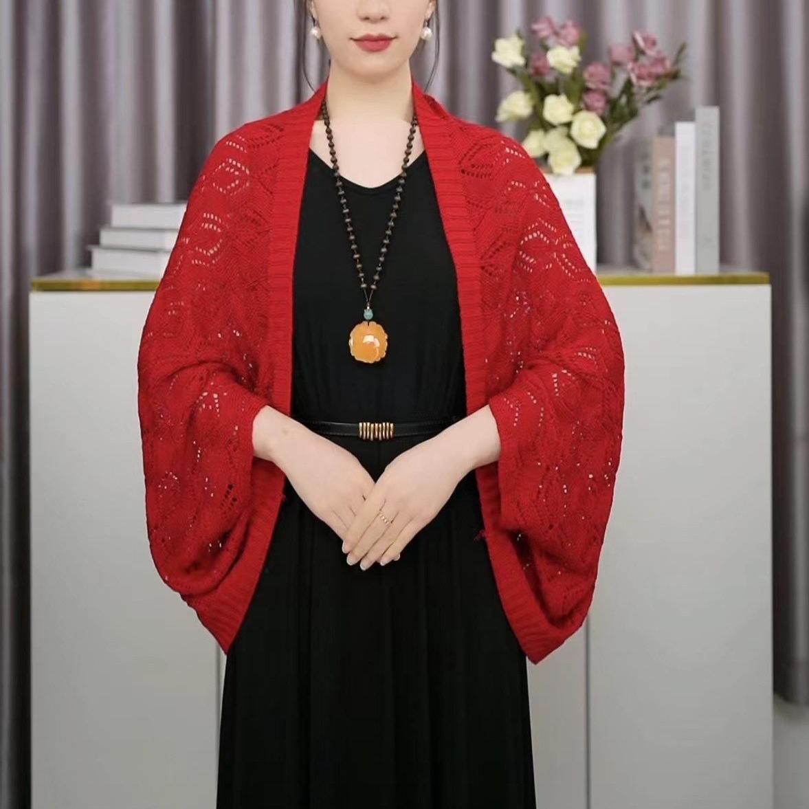 

Летняя шаль крючком в иностранном стиле, ажурная вязаная, женская модная, высококлассная, универсальная, с темпераментом, топ с длинным рукавом, вязаный свитер Average size 56-232 красный