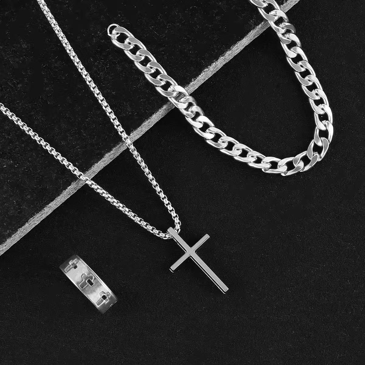 Ensemble de bijoux en alliage S Fashion pour hommes - Collier avec pendentif croix, Bracelet et Bague Combinés gray