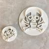 2Pcs/set Skull Shape Fondant Cake Cookie Sugarcraft Cutters Molds Tools Halloween Pirate Flag Cake D