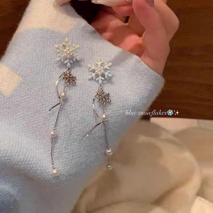 Autumn and winter snowflake fringed earrings unique earrings 2025 explosive temperament studs