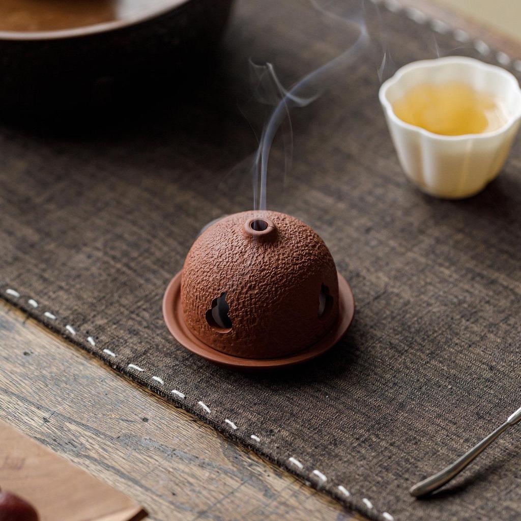 Guanlan Zisha Ceramic Incense Burner - Round Lid, Ideal for Sandalwood & Agarwood, Zen Tea Ceremony Ornament.