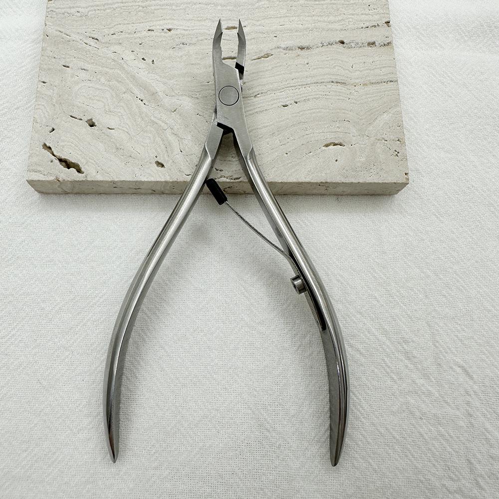 Professional Small Blade Cuticle Nipper – Advanced Tool for Nail Technicians to Trim Cuticles and Fingernails