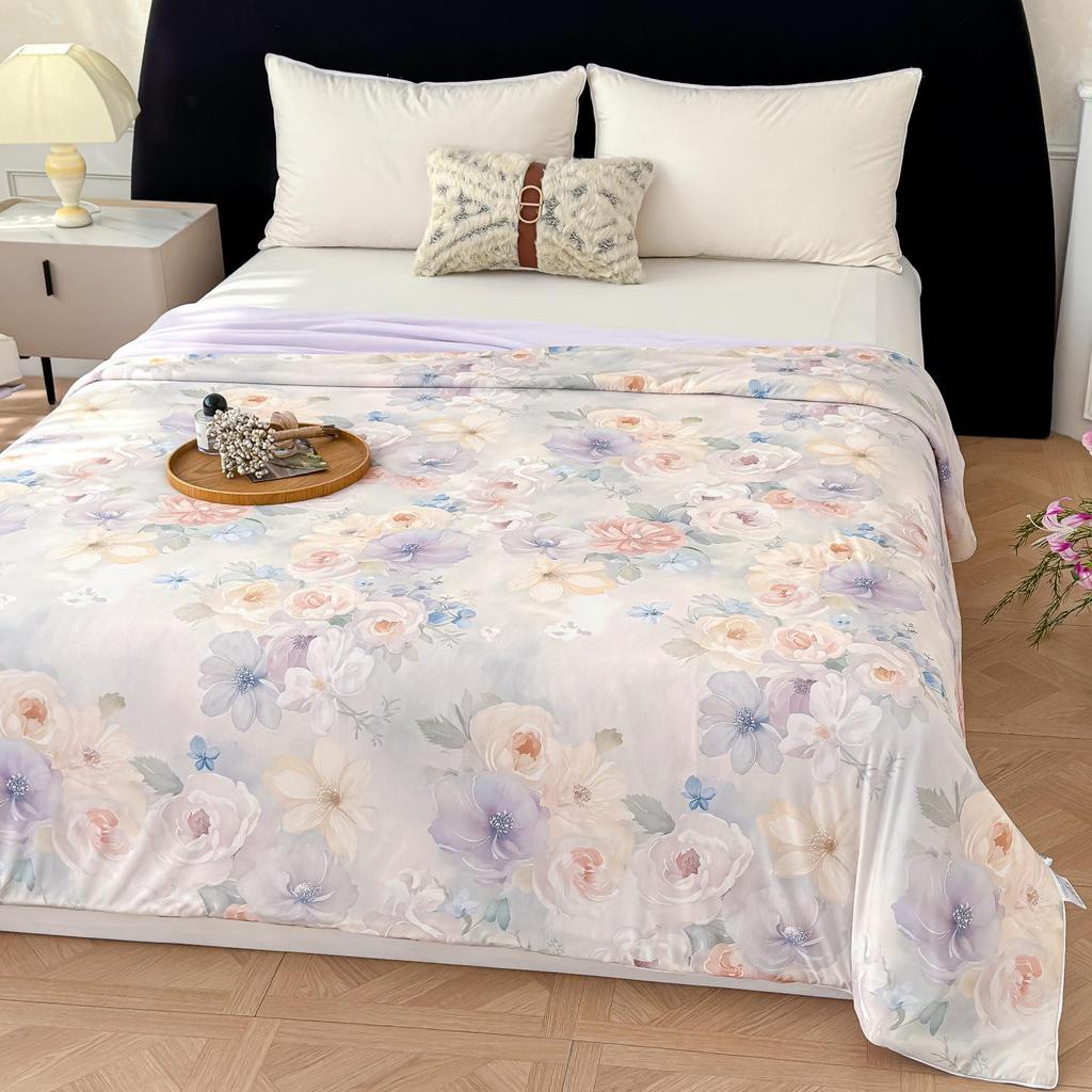 Cool Silk Summer Quilt: Lightweight, Breathable, Ideal for Home or Dorm Use