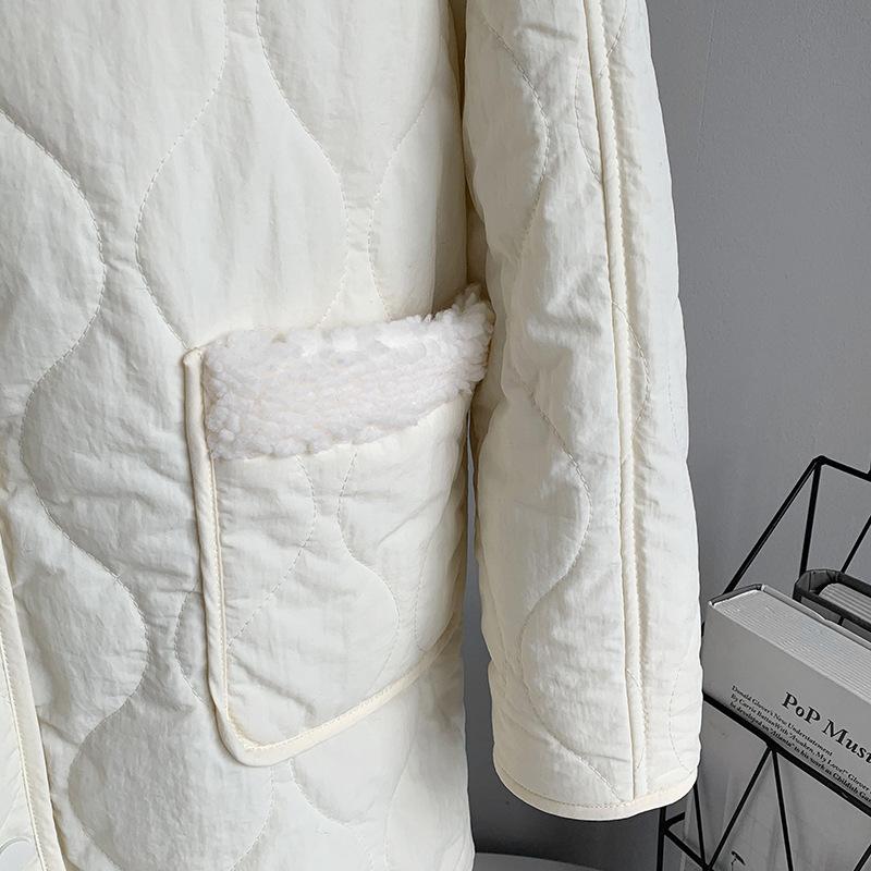 Осень-зима женское однотонное пальто в клетку с v-образным вырезом и длинным рукавом — фото 13