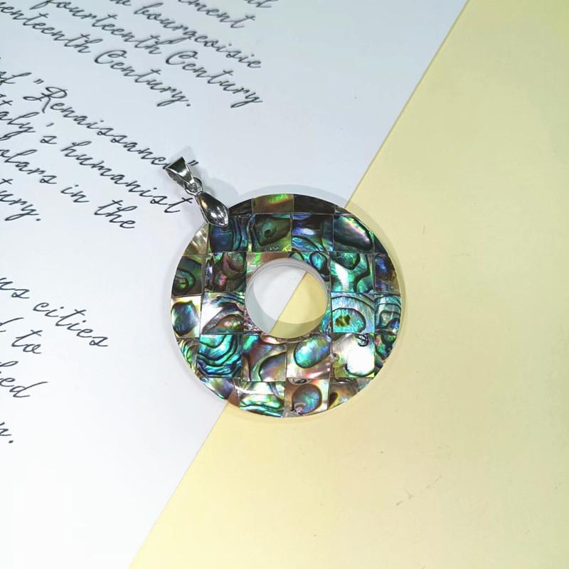 Shell Pendant Necklace With Geometric Shapes For Vintage Jewelry Lovers